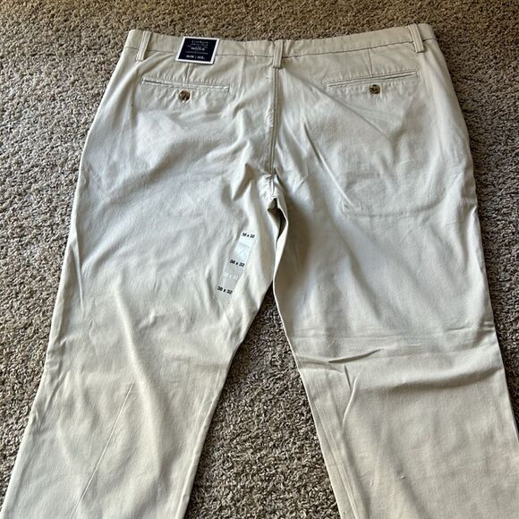 NWT Club Room khaki pants. Size 38x32 - Picture 3 of 6